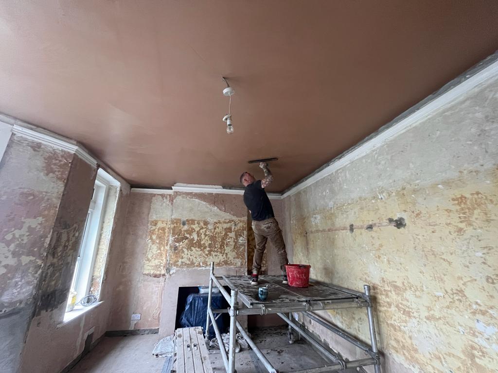 Dave in action 2 Experienced plaster at work